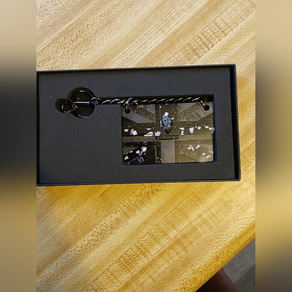 Kurt Geiger NWT/NIB Black & Silver Acrylic Keychain/Bag Charm - Picture 4 of 8